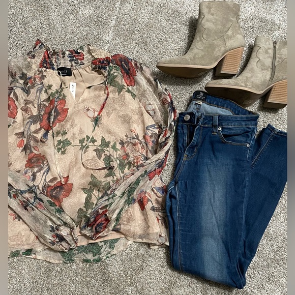 Vici Tops - VICI Silk Floral Blouse